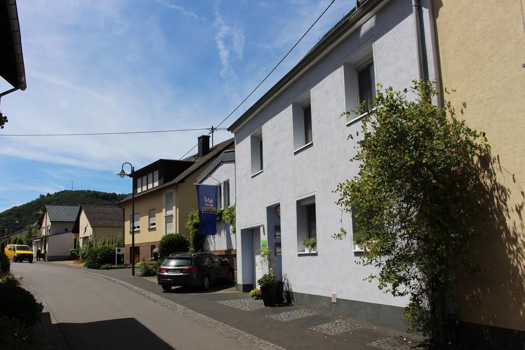 Ferienwohnungen Am Bruttiger Moselsteig المظهر الخارجي الصورة
